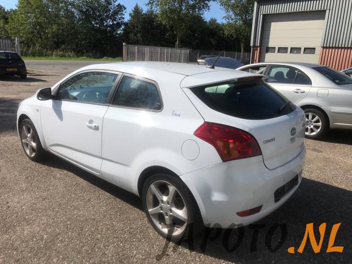 Kia Pro cee'd 1.4 CVVT 16V Sloopvoertuig (2010, Wit)