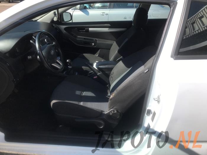 Kia Pro cee'd 1.4 CVVT 16V Sloopvoertuig (2010, Wit)