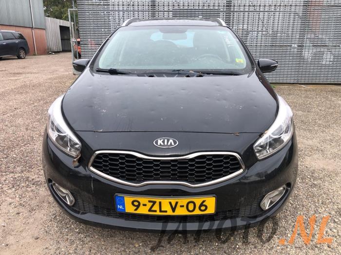 Kia Cee'd Sportswagon 1.6 GDI 16V Sloopvoertuig (2015, Metallic, Zwart)