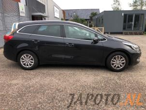 Kia Cee'd Sportswagon 1.6 GDI 16V Sloopvoertuig (2015, Metallic, Zwart)