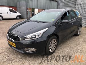 Kia Cee'd Sportswagon 1.6 GDI 16V Sloopvoertuig (2015, Metallic, Zwart)