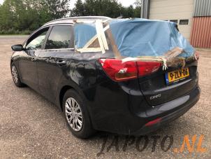 Kia Cee'd Sportswagon 1.6 GDI 16V Sloopvoertuig (2015, Metallic, Zwart)