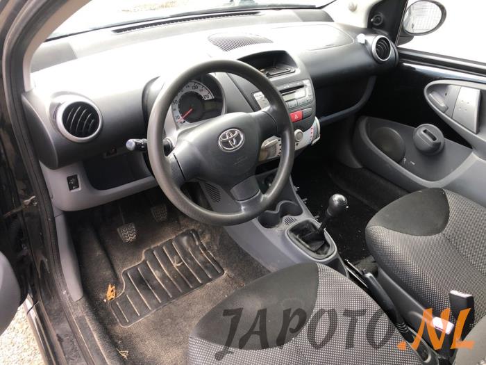 Toyota Aygo 1.0 12V VVT-i Sloopvoertuig (2010, Zwart)