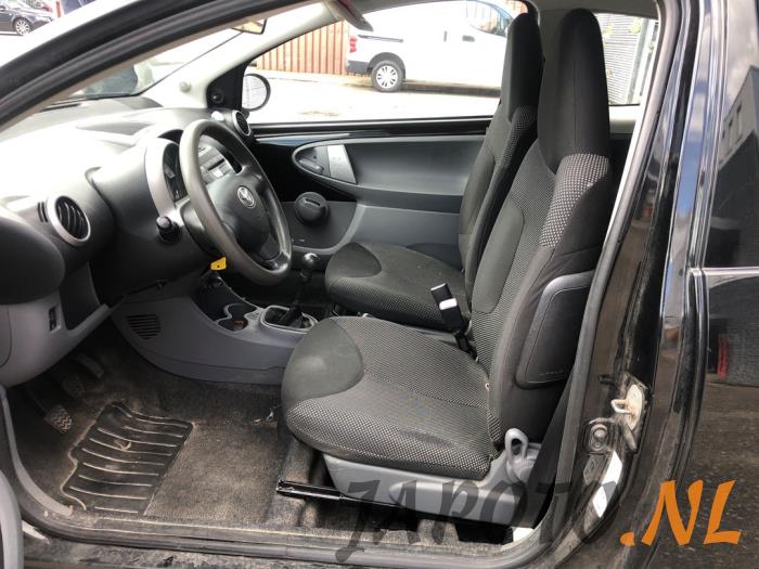 Toyota Aygo 1.0 12V VVT-i Sloopvoertuig (2010, Zwart)