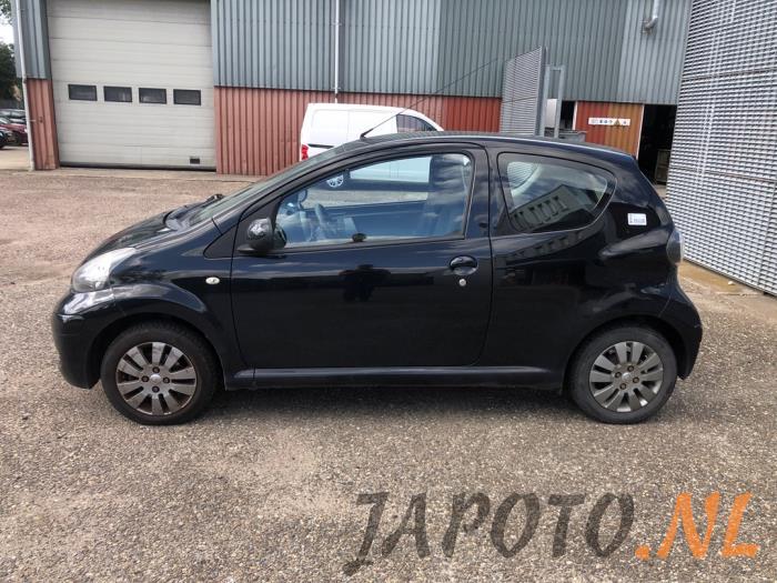 Toyota Aygo 1.0 12V VVT-i Sloopvoertuig (2010, Zwart)