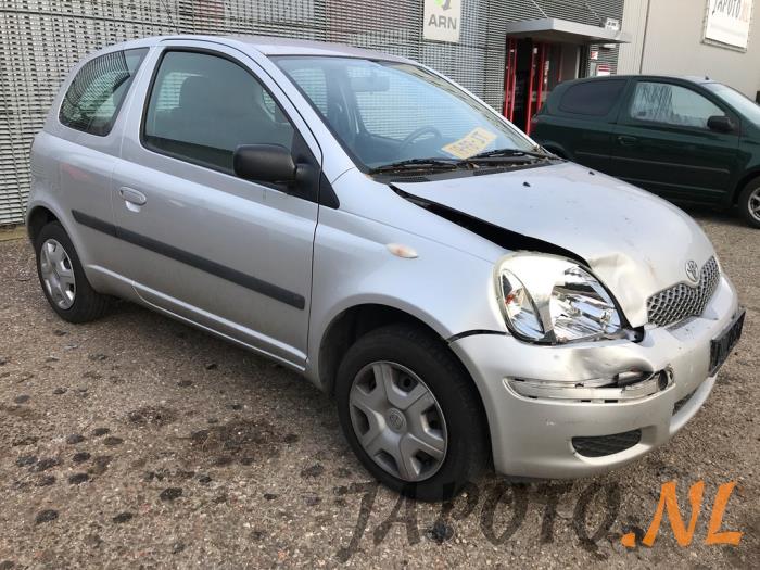 Toyota Yaris 1.0 16V VVT-i Sloopvoertuig (2004, Grijs)