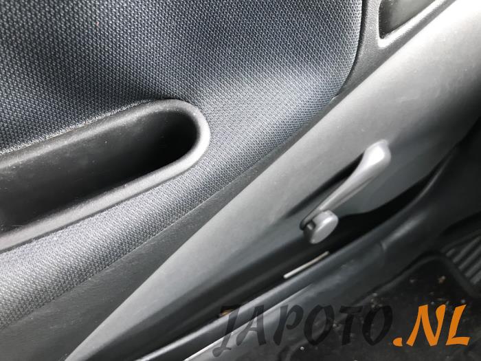 Toyota Yaris 1.0 16V VVT-i Sloopvoertuig (2004, Grijs)