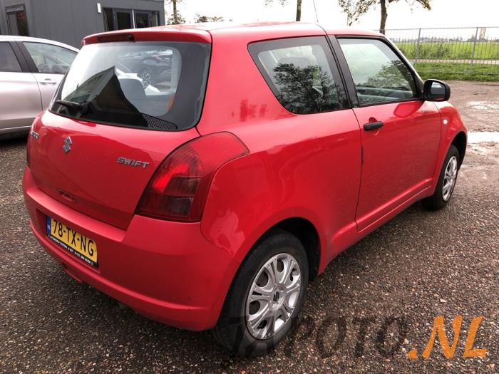 Suzuki Swift 1.3 VVT 16V Sloopvoertuig (2007, Rood)