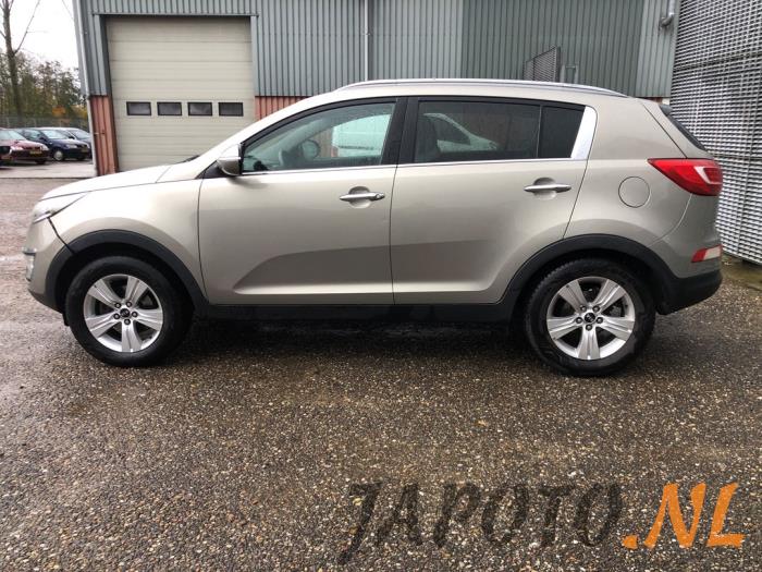 Kia Sportage 2.0 CVVT 16V 4x2 Sloopvoertuig (2011, Metallic, Grijs)