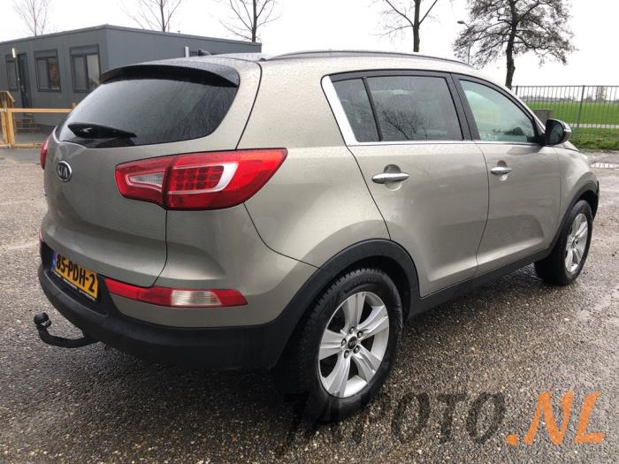 Kia Sportage 2.0 CVVT 16V 4x2 Sloopvoertuig (2011, Metallic, Grijs)