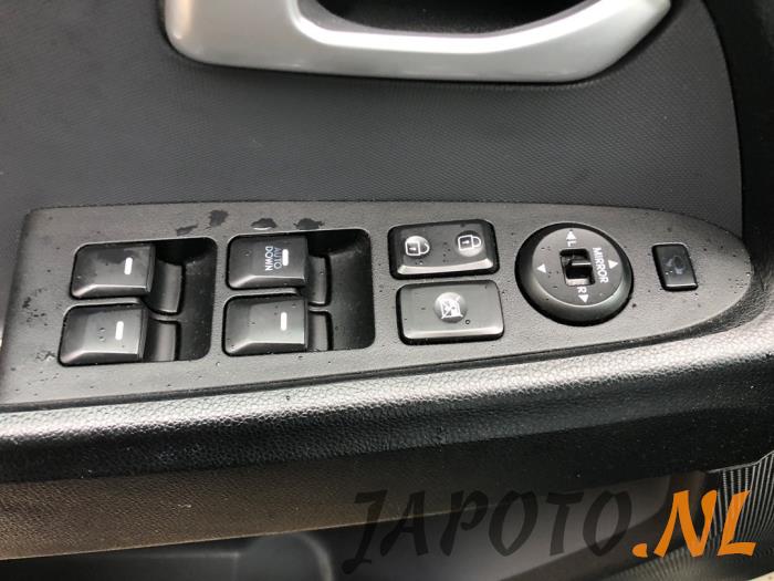 Kia Sportage 2.0 CVVT 16V 4x2 Sloopvoertuig (2011, Metallic, Grijs)