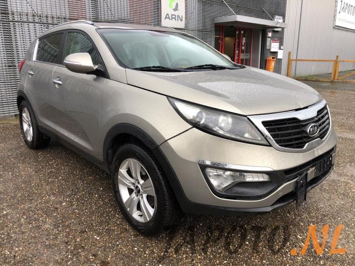 Kia Sportage 2.0 CVVT 16V 4x2 Sloopvoertuig (2011, Metallic, Grijs)