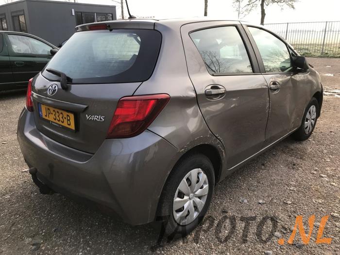 Toyota Yaris III 1.0 12V VVT-i Sloopvoertuig (2016, Grijs)
