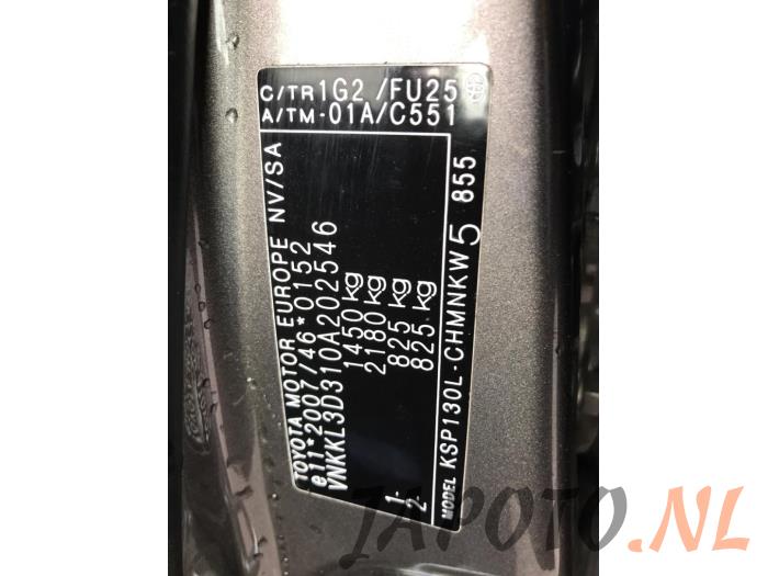 Toyota Yaris III 1.0 12V VVT-i Sloopvoertuig (2016, Grijs)