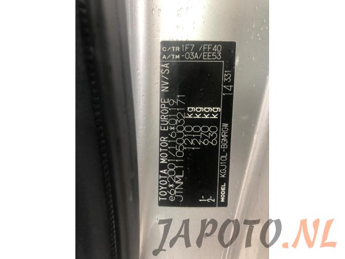 Toyota iQ 1.0 12V VVT-i Sloopvoertuig (2010, Grijs)