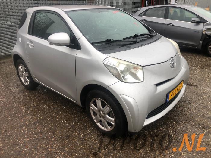 Toyota iQ 1.0 12V VVT-i Sloopvoertuig (2010, Grijs)