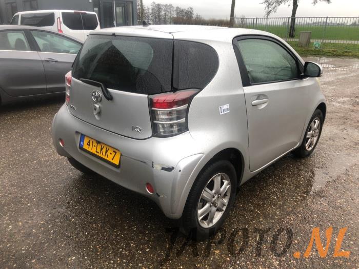 Toyota iQ 1.0 12V VVT-i Sloopvoertuig (2010, Grijs)