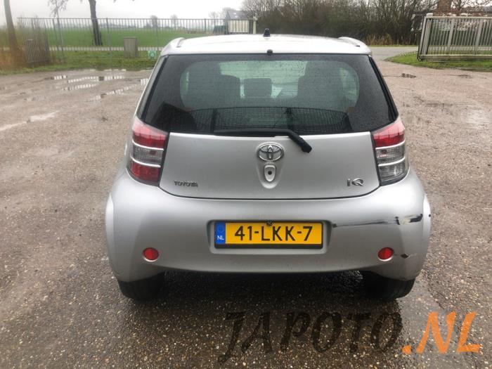 Toyota iQ 1.0 12V VVT-i Sloopvoertuig (2010, Grijs)