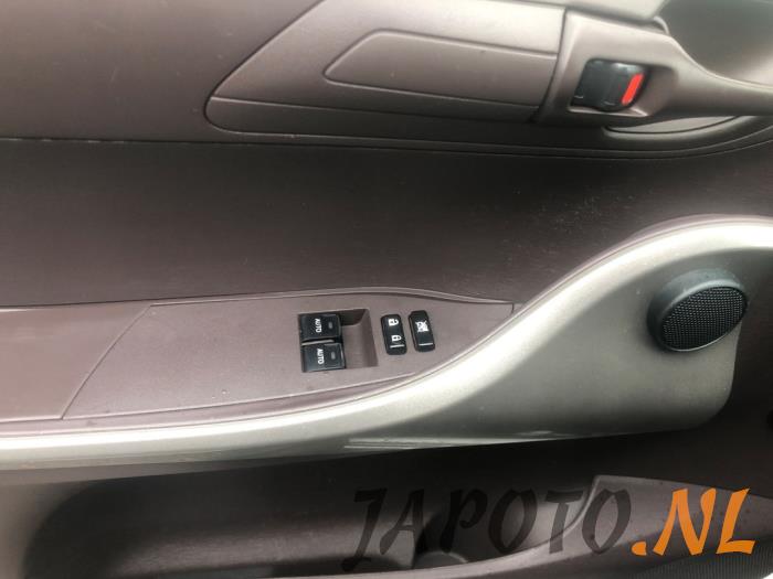 Toyota iQ 1.0 12V VVT-i Sloopvoertuig (2010, Grijs)