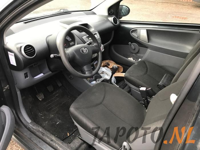 Toyota Aygo 1.0 12V VVT-i Sloopvoertuig (2009, Grijs)