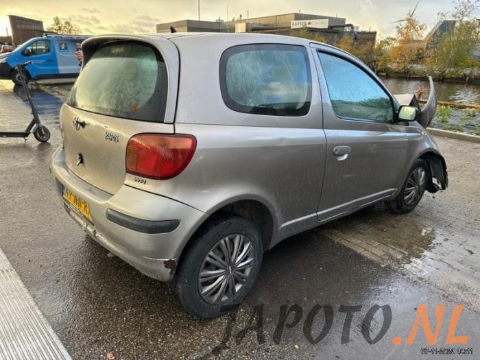 Toyota Yaris 1.0 16V VVT-i Sloopvoertuig (2004, Grijs)