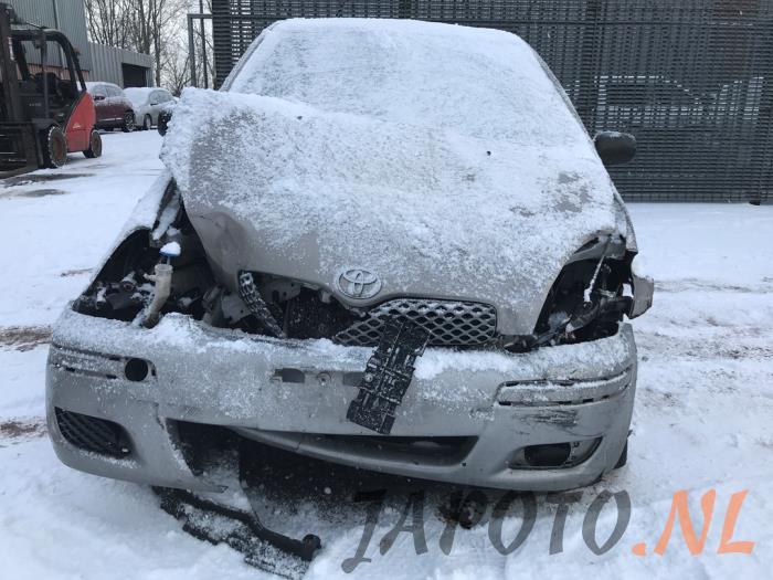 Toyota Yaris 1.0 16V VVT-i Sloopvoertuig (2004, Grijs)