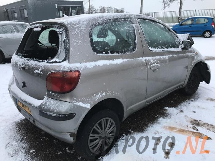 Toyota Yaris 1.0 16V VVT-i Sloopvoertuig (2004, Grijs)