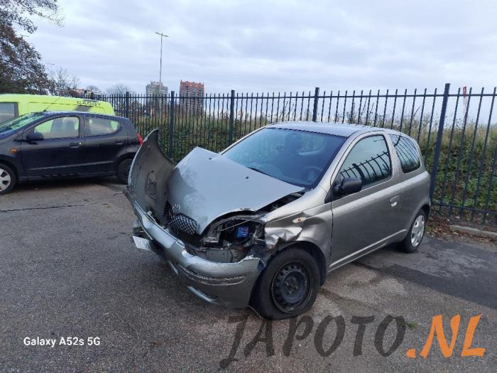 Toyota Yaris 1.0 16V VVT-i Sloopvoertuig (2004, Grijs)