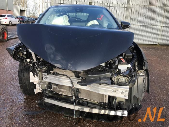 Toyota C-HR 1.8 16V Hybrid Sloopvoertuig (2022, Zwart)