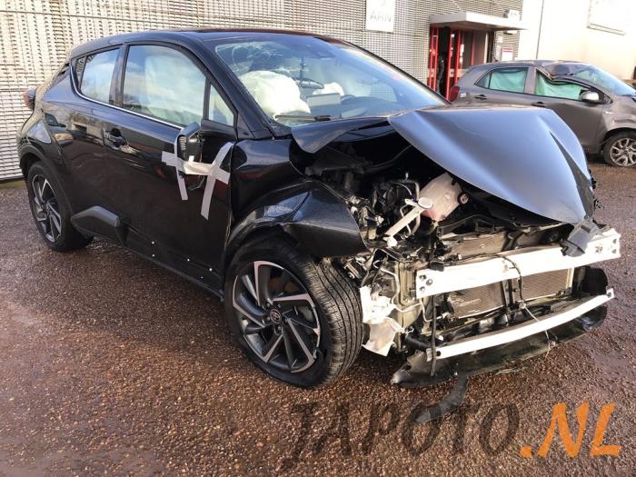 Toyota C-HR 1.8 16V Hybrid Sloopvoertuig (2022, Zwart)
