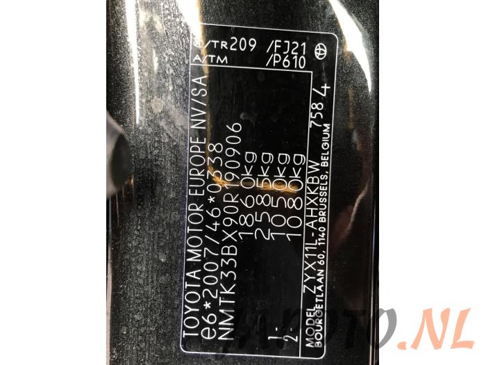 Toyota C-HR 1.8 16V Hybrid Sloopvoertuig (2022, Zwart)