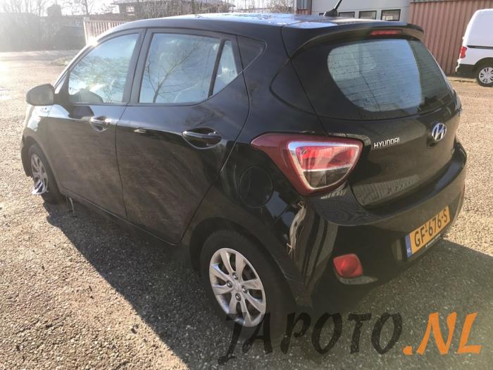 Hyundai i10 1.0 12V Sloopvoertuig (2015, Zwart)
