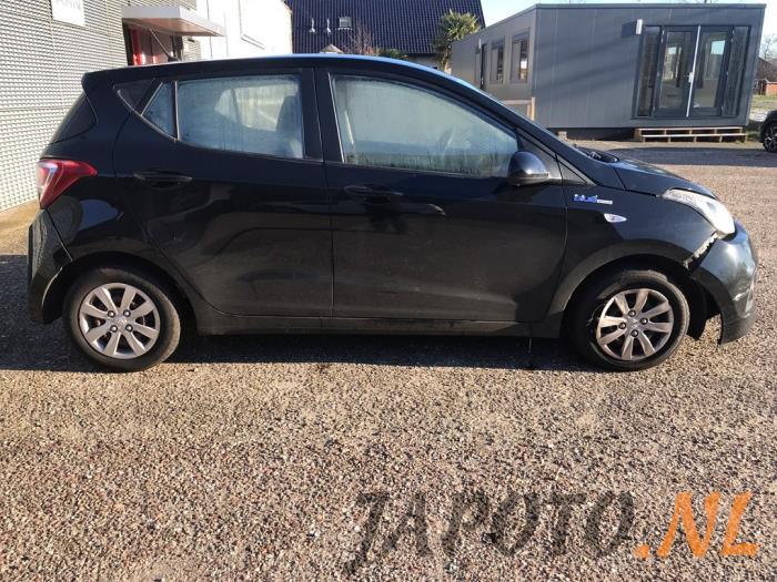 Hyundai i10 1.0 12V Sloopvoertuig (2015, Zwart)