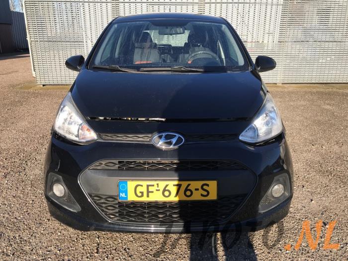 Hyundai i10 1.0 12V Sloopvoertuig (2015, Zwart)