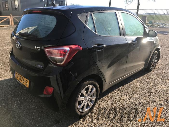 Hyundai i10 1.0 12V Sloopvoertuig (2015, Zwart)
