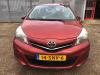 Toyota Yaris III 1.33 16V Dual VVT-I Sloopvoertuig (2011, Rood)