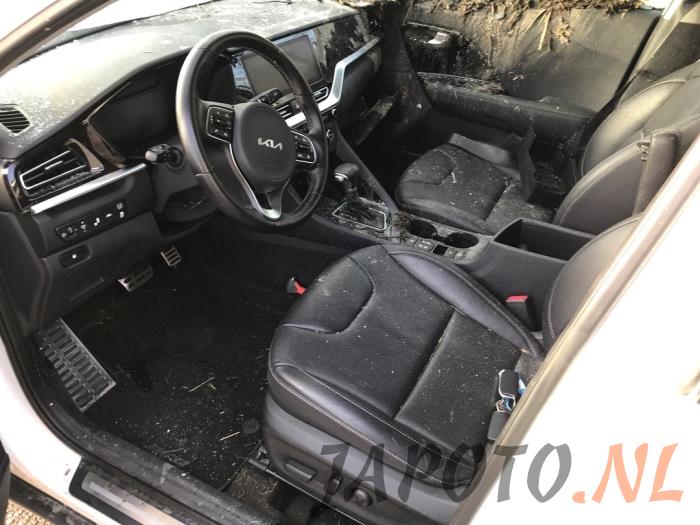 Kia Niro I 1.6 GDI Hybrid Sloopvoertuig (2021, Wit)