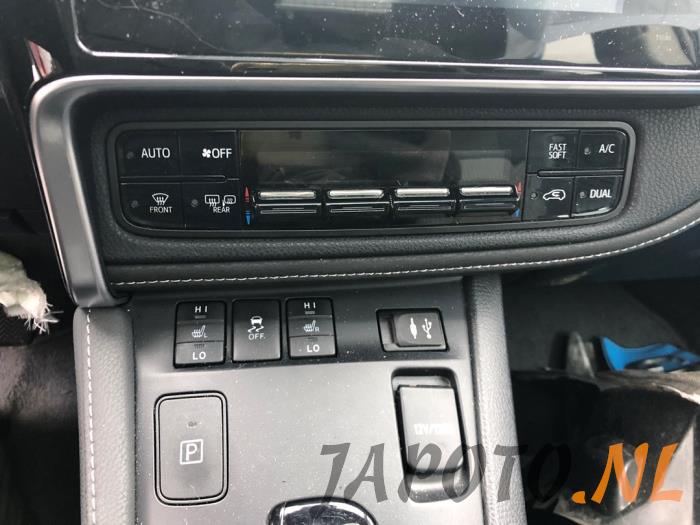 Toyota Auris Touring Sports 1.8 16V Hybrid Sloopvoertuig (2015, Zwart)