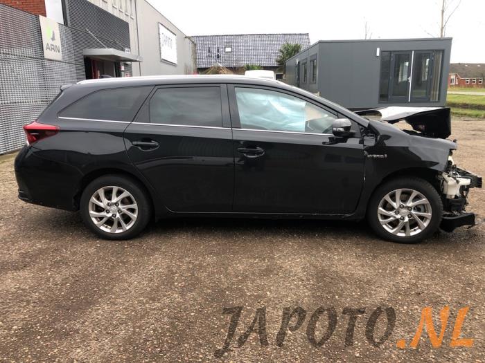 Toyota Auris Touring Sports 1.8 16V Hybrid Sloopvoertuig (2015, Zwart)