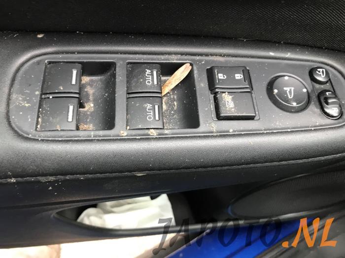 Honda HR-V 1.5 i-VTEC 16V Sloopvoertuig (2016, Metallic, Blauw)