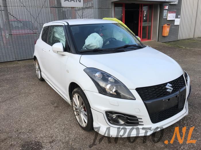 Suzuki Swift 1.6 Sport VVT 16V Sloopvoertuig (2015, Wit)