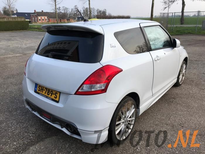 Suzuki Swift 1.6 Sport VVT 16V Sloopvoertuig (2015, Wit)