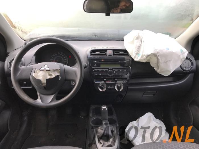 Mitsubishi Space Star 1.0 12V Sloopvoertuig (2015, Donker, Grijs)