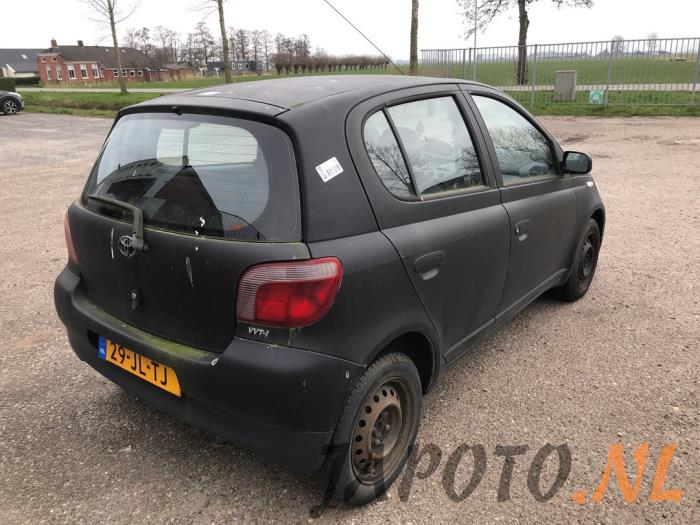 Toyota Yaris 1.3 16V VVT-i Sloopvoertuig (2002, Zwart)