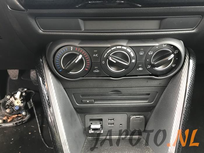 Mazda 2 1.5 SkyActiv-G 90 Sloopvoertuig (2018, Grijs)