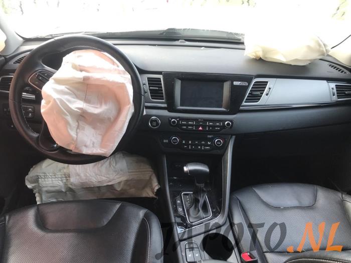 Kia Niro I 1.6 GDI PHEV Sloopvoertuig (2018, Wit)