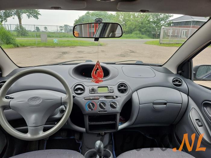 Toyota Yaris 1.0 16V VVT-i Sloopvoertuig (1999, Blauw)