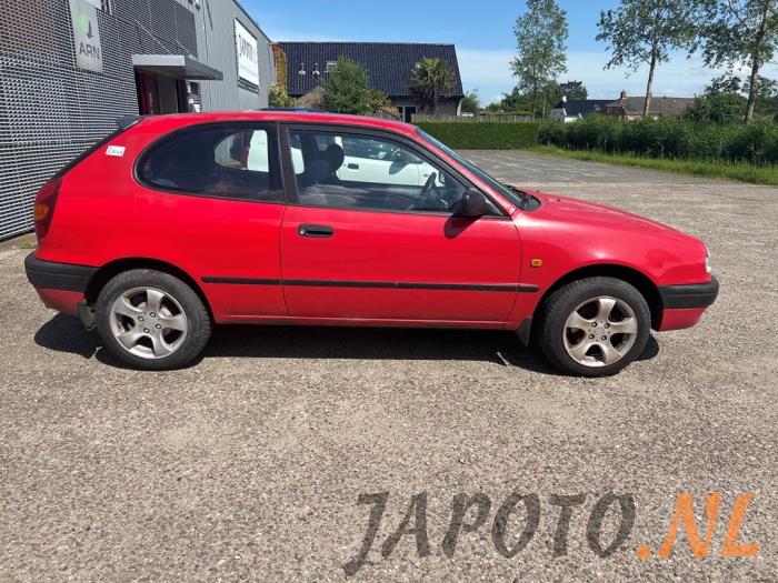 Toyota Corolla 1.3 16V Sloopvoertuig (1999, Rood)