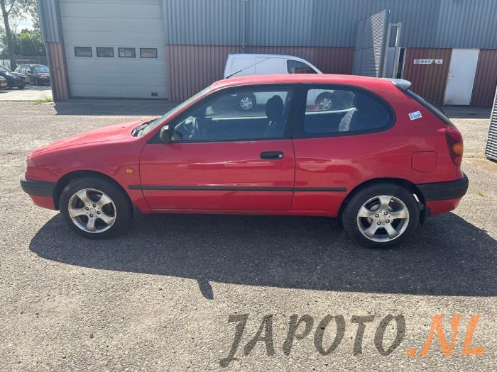 Toyota Corolla 1.3 16V Sloopvoertuig (1999, Rood)