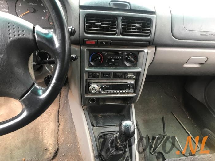 Subaru Forester 2.0 16V S-Turbo Sloopvoertuig (2000, Groen, Grijs)